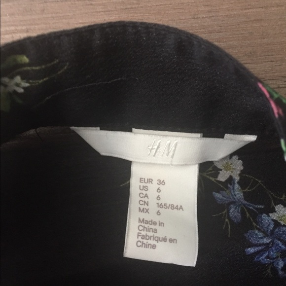 Ruffle top - Picture 2 of 2